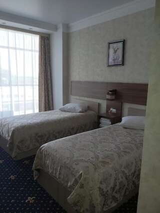 Отель Палаццо Костанай Стандартный двухместный номер с 2 отдельными кроватями-3