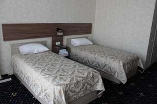 Отель Палаццо Костанай Стандартный двухместный номер с 2 отдельными кроватями-4